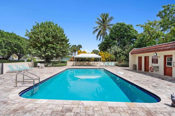 Garden Court Villas, 1723 Consulate Pl 102, West Palm Beach, Florida 33401, image 1