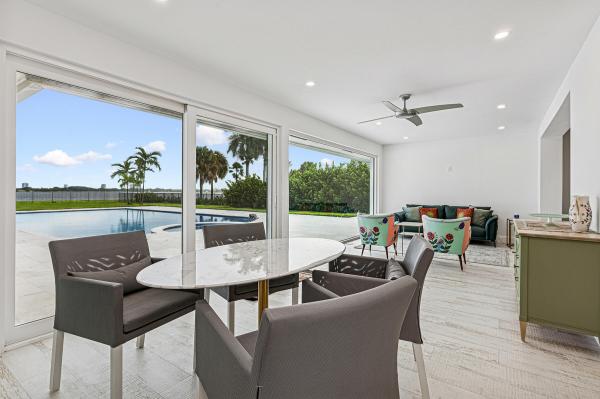 Presidential Estates, 8 Woodbrook Cir, West Palm Beach, Florida 33401, image 1