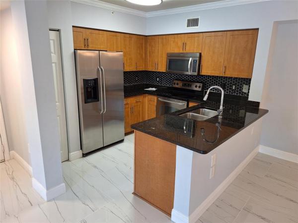 6492 Emerald Dunes Dr 108, West Palm Beach, Florida 33411, image 1