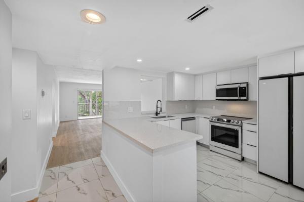 Huntington Lakes 1, 14375 Strathmore Ln 303, Delray Beach, Florida 33446, image 1