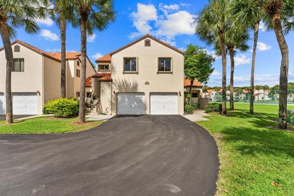 South Lake At Dos Lagos, 18 Via De Casas Sur 205, Boynton Beach, Florida 33426, image 1
