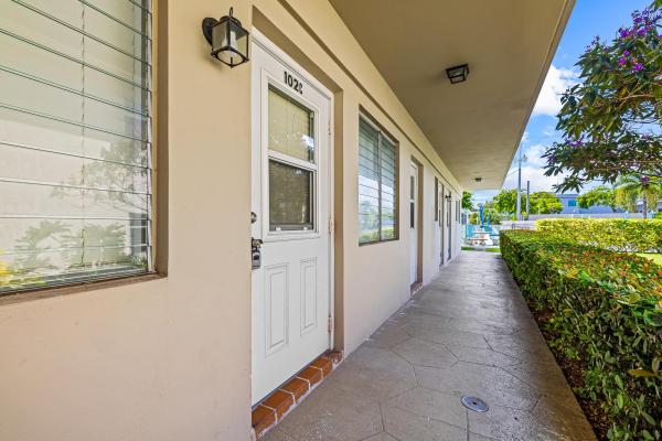 Venetian Park Gardens, 2121 NE 42nd Ct 102c #102C, Lighthouse Point, Florida 33064, image 1