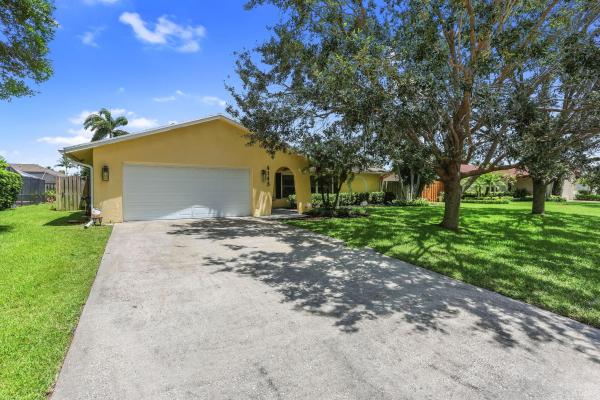 Garden Woods, 4143 Catalpha Ave, Palm Beach Gardens, Florida 33410, image 1