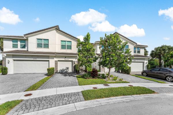 Veleiros At Crystal Lake, 4392 Veleiros Ave, Deerfield Beach, Florida 33064, image 1