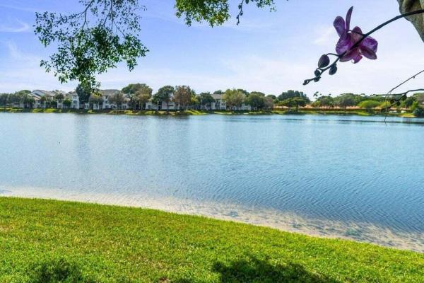 5380 Cedar Lake Dr 302, Boynton Beach, Florida 33437, image 1