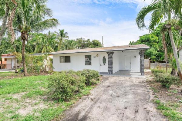 College Park, 700 NW 2nd Ter, Deerfield Beach, Florida 33441, image 1