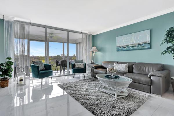 Oaks Lane At Palm-Aire, 565 Oaks Ln #512, Pompano Beach, Florida 33069, image 1