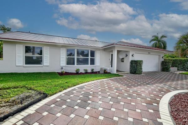 Royal Oaks Hills, 800 W Camino Real, Boca Raton, Florida 33486, image 1