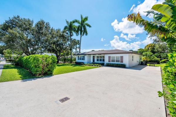Pine Gardens North, 330 Center St, Jupiter, Florida 33458, image 1