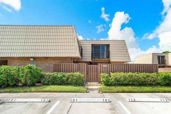 Village Of Sandalwood Lakes South, 5209 52nd Way, West Palm Beach, Florida 33409, image 1