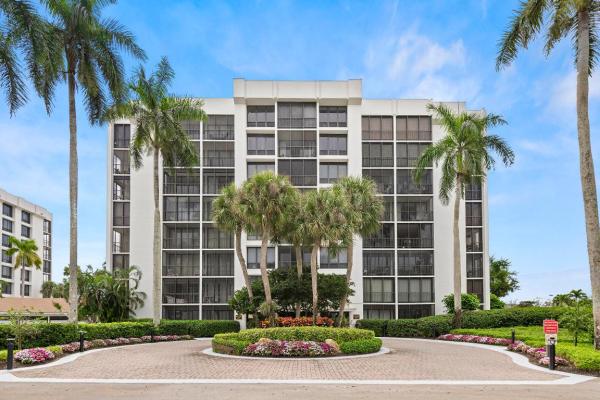 Willow Wood Midrise At Boca Country Club, 6845 Willow Wood Dr #3012, Boca Raton, Florida 33434, image 3