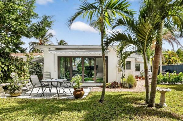 1717 N Ocean Breeze, Lake Worth, Florida 33460, image 1