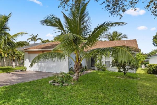 Foxhall, 5015 Foxhall Dr N, West Palm Beach, Florida 33417, image 1