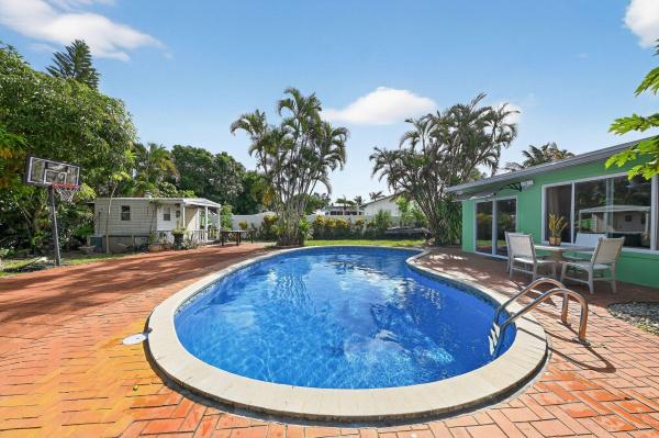 Highwood, 407 Highwood Cir, Jupiter, Florida 33458, image 1