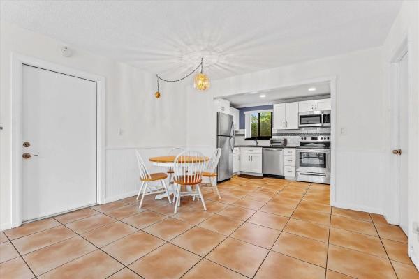 Villa Valencia, 50 SE 12th St 1600, Boca Raton, Florida 33432, image 1