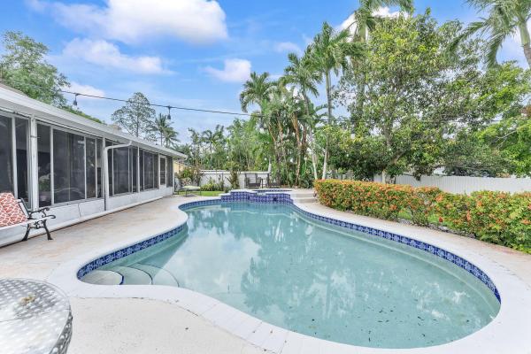 Westview, 400 NW 98th Ave, Pembroke Pines, Florida 33024, image 1