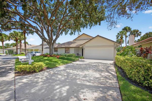 Crosswinds At Jonathan's Landing, 17001 Freshwind Cir, Jupiter, Florida 33477, image 1