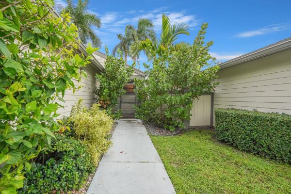 Bedford Mews At Wellington, 2533 Bedford Mews Dr, Wellington, Florida 33414, image 1