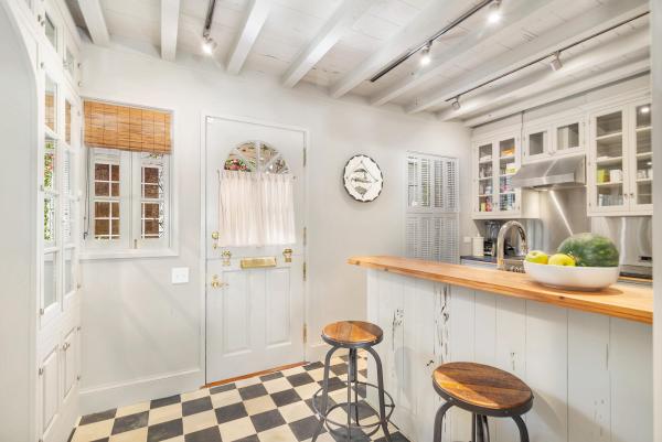 Royal Park, 417 Peruvian Ave #1, Palm Beach, Florida 33480, image 2