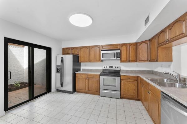 Canary Palm Club, 6739 Canary Palm Cir, Boca Raton, Florida 33433, image 1