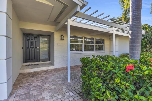 Tequesta Country Club, 40 Pinetree Pl, Tequesta, Florida 33469, image 1
