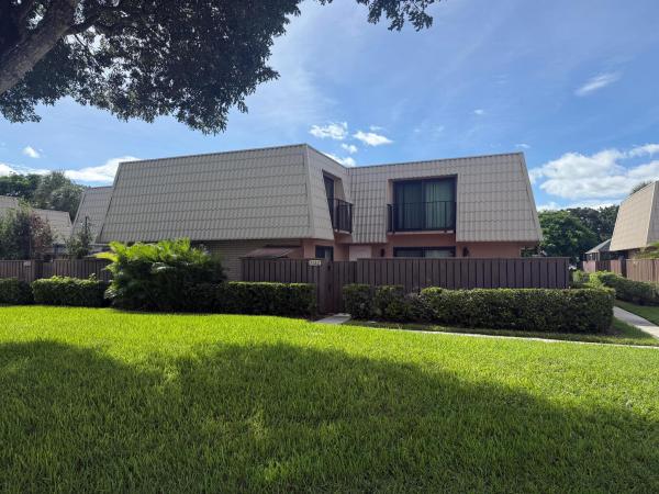 Village Of Sandalwood Lakes South, 5122 51st Way, West Palm Beach, Florida 33409, image 1