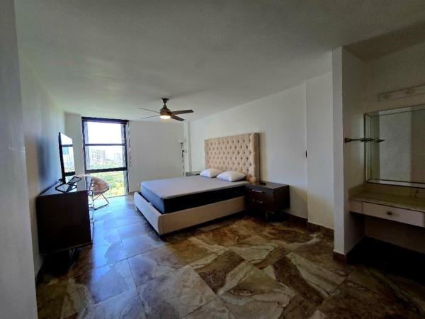 Coronado Towers, 20335 W Country Club Dr #2208, Aventura, Florida 33180, image 1