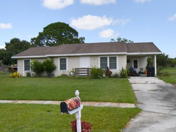 Floresta Pines, 399 NE Cullman Ct, Port St. Lucie, Florida 34983, image 1