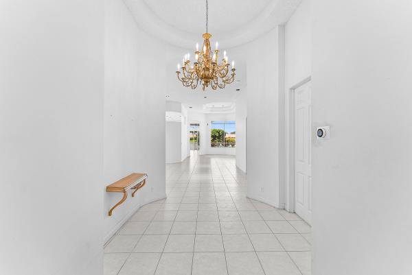 Turnberry Isle At Aberdeen, 6959 Fairway Lakes Dr, Boynton Beach, Florida 33472, image 2