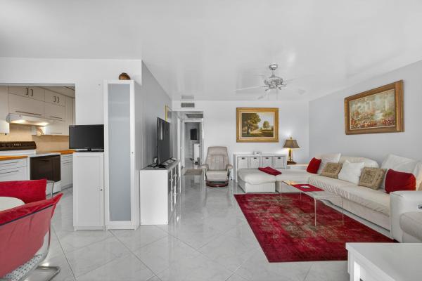 114 Somerset F, West Palm Beach, Florida 33417, image 1