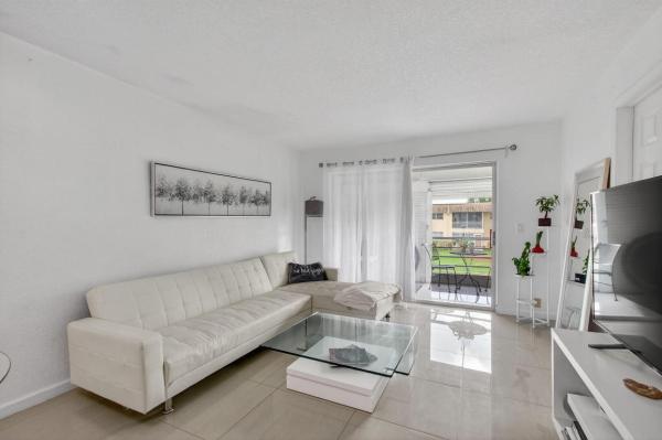 Sandalfoot Boulevard, 9915 Sandalfoot Blvd #418, Boca Raton, Florida 33428, image 2