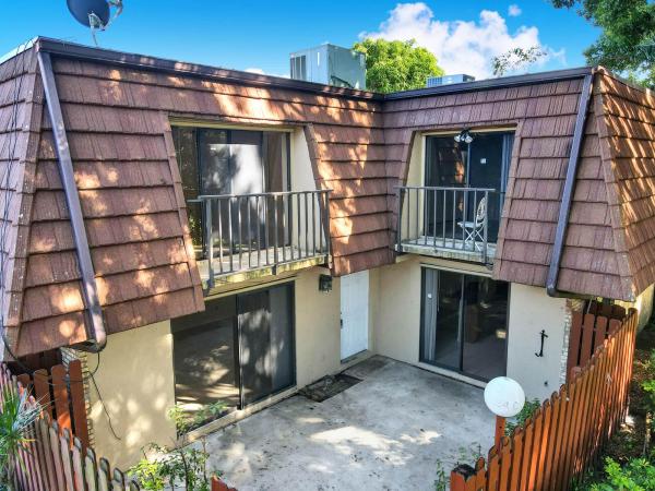 The Pines At Lawnwood, 1458 N Lawnwood Cir #24, Fort Pierce, Florida 34950, image 1