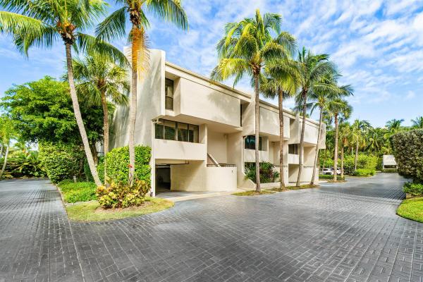 Tres Vidas Of Palm Beach, 2335 S Ocean Blvd 6b, Palm Beach, Florida 33480, image 1