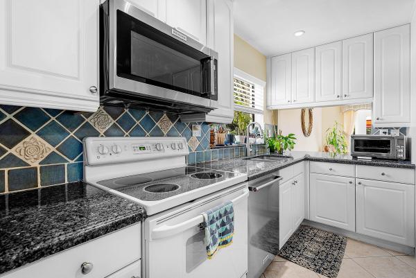 Estada Of Los Paseos, 6104 Belleza Ln, Boca Raton, Florida 33433, image 3