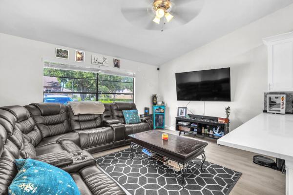 Jupiter Village, 118 Sherwood Cir #8A, Jupiter, Florida 33458, image 2