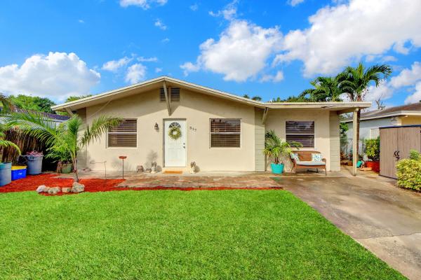 Greenacres No HOA, 317 Perry Ave, Greenacres, Florida 33463, image 1