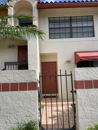 307 Liberty Ct, Deerfield Beach, Florida 33442, image 1