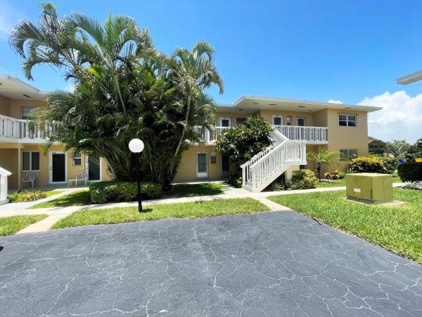 Village Royale, 2111 NE 1st Ct 204, Boynton Beach, Florida 33435, image 1