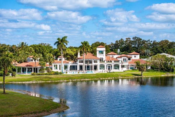 Frenchman's Creek Beach & Country Club, 13101 Monet Ln, Palm Beach Gardens, Florida 33410, image 1