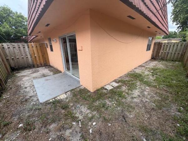 Lauderhill Manor, 5951 NW 20th St #5959, Lauderhill, Florida 33313, image 1