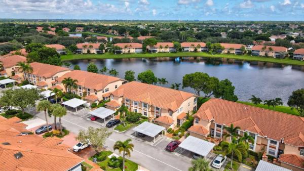 Palm Isles, 9927 Seacrest Cir #202, Boynton Beach, Florida 33437, image 3