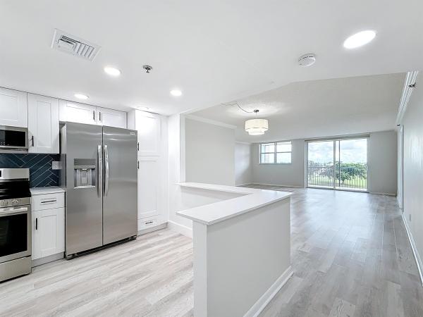 Rolling Hills Golf And Tennis Club, 3150 W Rolling Hills Cir #606, Davie, Florida 33328, image 1