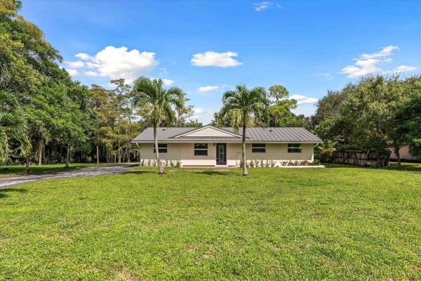 Square Lake, 4931 N Kay St, Palm Beach Gardens, Florida 33418, image 1