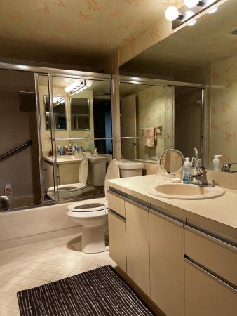Versailles Court At The Fountains Country Club, 4702 Fountains Dr S #205, Lake Worth, Florida 33467, image 2