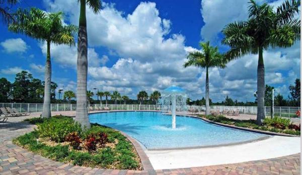 Morningside Palm Breezes Club, 9611 Sea Spray Dr, Fort Pierce, Florida 34945, image 2