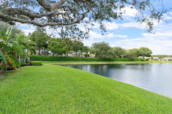 Sun Terrace At Lake Catherine, 901 Sun Terrace Ct, Palm Beach Gardens, Florida 33403, image 1