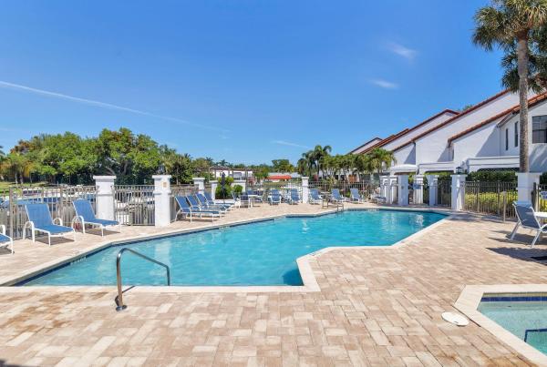 Mariners Cove, 2280 Treasure Isle Dr #A84, Palm Beach Gardens, Florida 33410, image 3