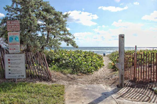 Lakeview, 3537 Lakeview Dr, Delray Beach, Florida 33445, image 2