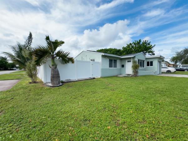 Hollywood Park, 1602 N 23rd Ave, Hollywood, Florida 33020, image 1