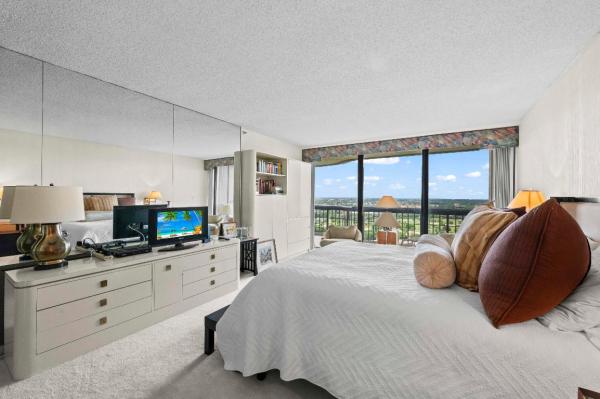 The Consulate, 1900 Consulate Pl 1905, West Palm Beach, Florida 33401, image 1